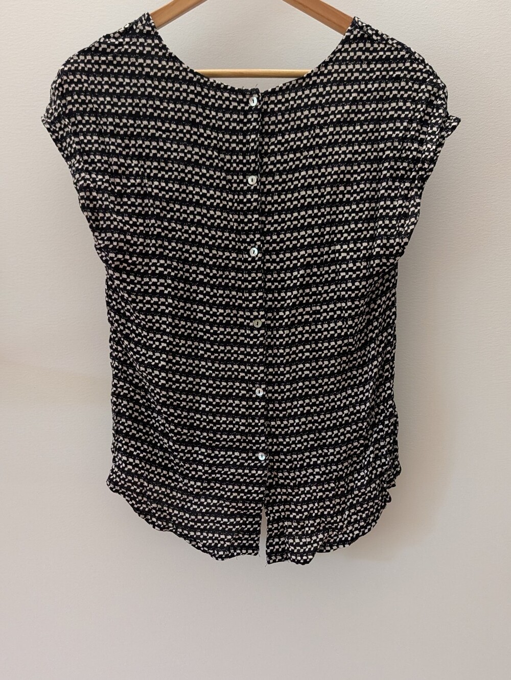 Max Studio Black and White Patterned Camisole Top - Picture 4 of 8